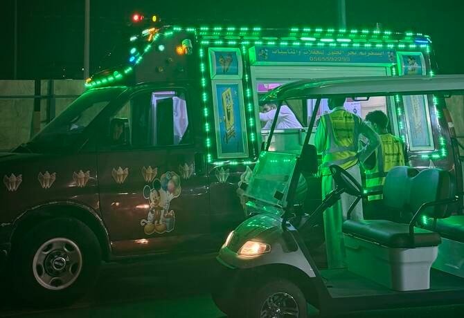 ജിദ്ദ തെരുവുകളില്‍ രുചിയുത്സവം; ഈദിന് മാറ്റ് കൂട്ടി ഫുഡ് ട്രക്കുകള്‍