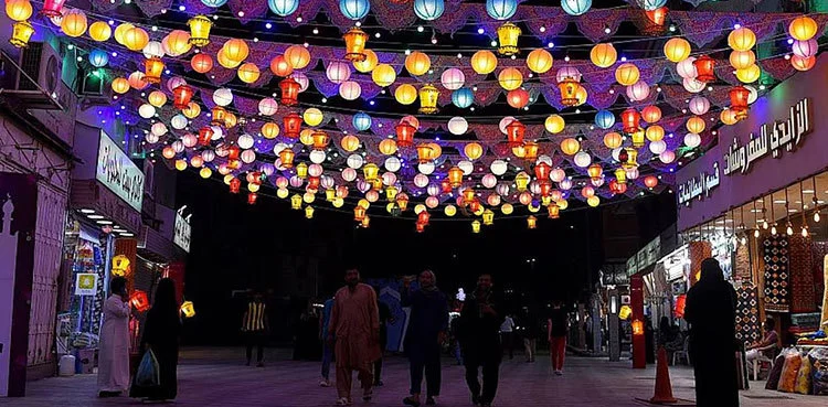 വിശ്വാസനിറവില്‍ ലോകം; ഇന്ന് ഈദുല്‍ ഫിത്വര്‍