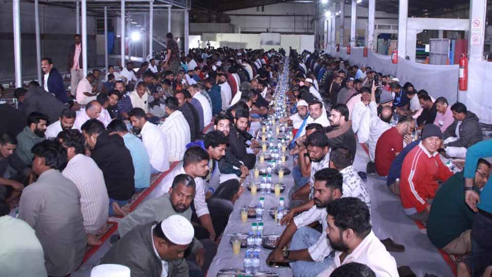 രാജ്യങ്ങള്‍ പലതെങ്കിലും ഹൃദയം ഒന്ന്; ഷിഫയില്‍ തൊഴിലാളികളുടെ സൗഹൃദ ഇഫ്താര്‍