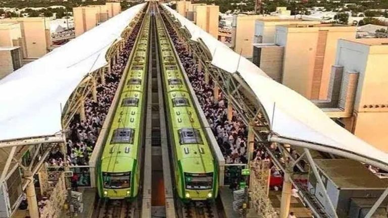 5 MASHAIR METRO TRAIN