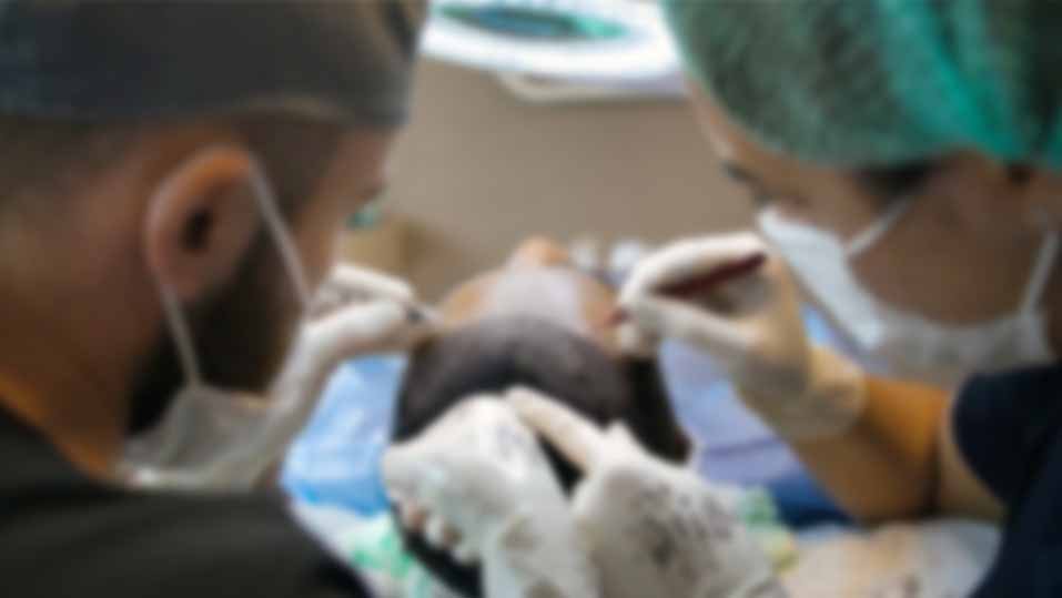 മുടി മാറ്റിവയ്ക്കല്‍ ക്ലിനിക്കുകളില്‍ ‘സര്‍ജിക്കല്‍ ‘സര്‍ജിക്കല്‍ സ്‌ട്രൈക്ക്’