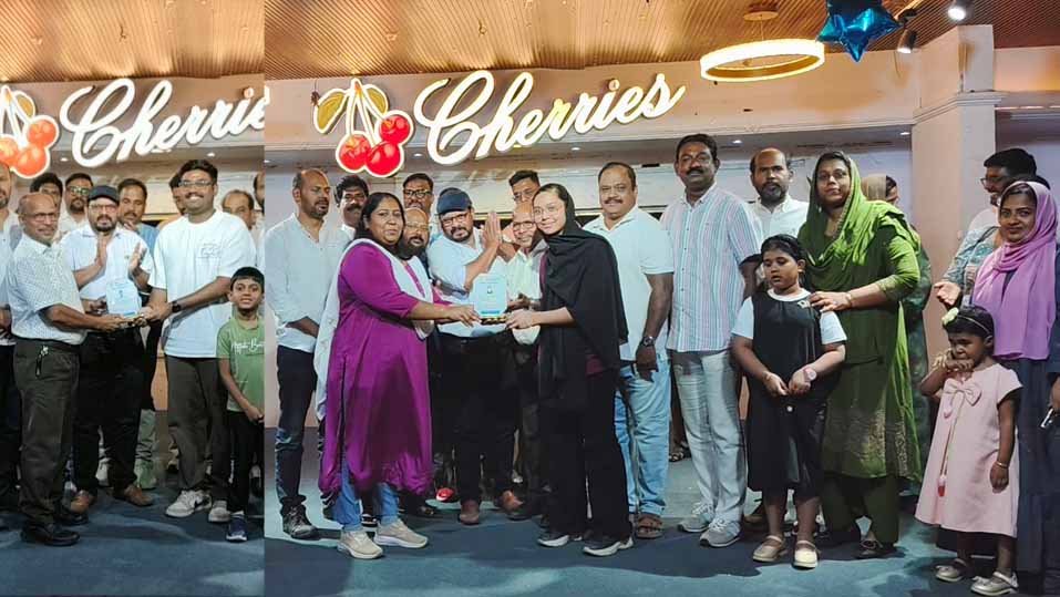 മികച്ച വിജയം നേടിയവരെ ഒഐസിസി ആദരിച്ചു