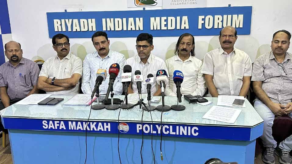 ഒരു ജീവന് കാക്കാന്, ഒരുമയോടെ പ്രവാസം; ഒഐസിസി ജനകീയ രക്തദാന ക്യാമ്പ് വെള്ളിയാഴ്ച