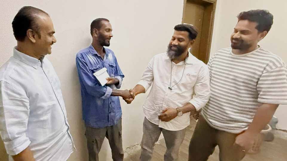 നാട്ടുകാരന്റെ ക്രൂരത, തെരുവില്‍ അഭയം; ഒടുവില്‍ കനിവായി കെ.എം.സി.സി