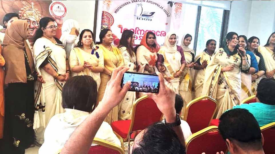 പെരുമയോടെ സവ, നിറവോടെ ‘ഓണനിറവ്’