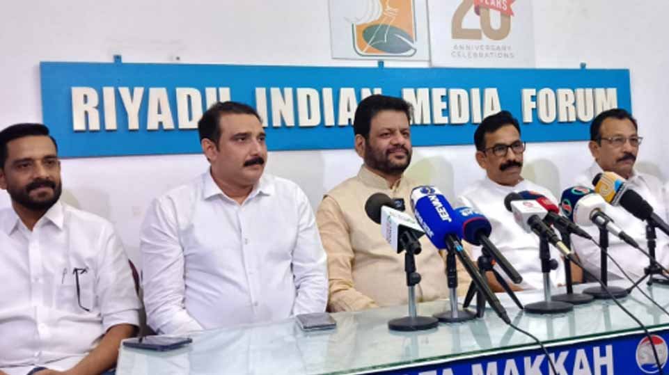 ഇടതു സര്ക്കാര് വികസനം വെട്ടി നിരത്തി; പിണറായിക്ക് ഈഡി ഭയം: വി.കെ. ശ്രീകണ്ഠന് എംപി