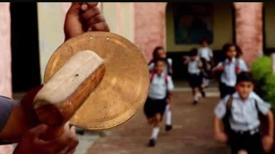 സ്കൂളിലെ മണിയൊച്ചകള്ക്ക് വീണ്ടും ഇടവേള; റിയാദിലെ സ്കൂളുകളില് പഠനം ഓണ്ലൈനില് തുടരും
